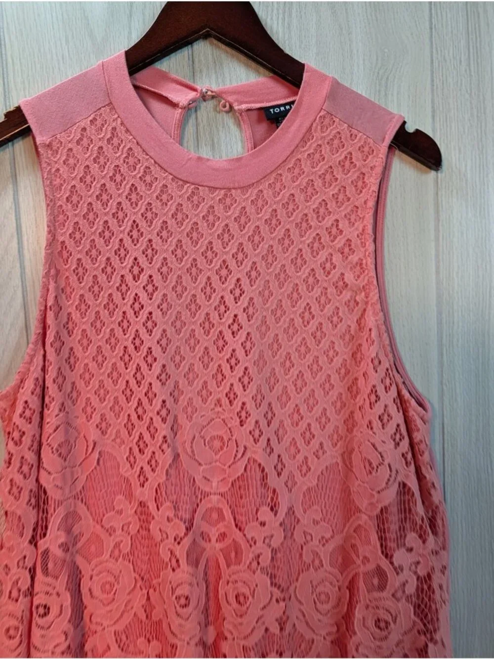 Torrid Halter Top 2X Pink Floral Lace High Neck Lined Key Hole Sleeveless Bouse